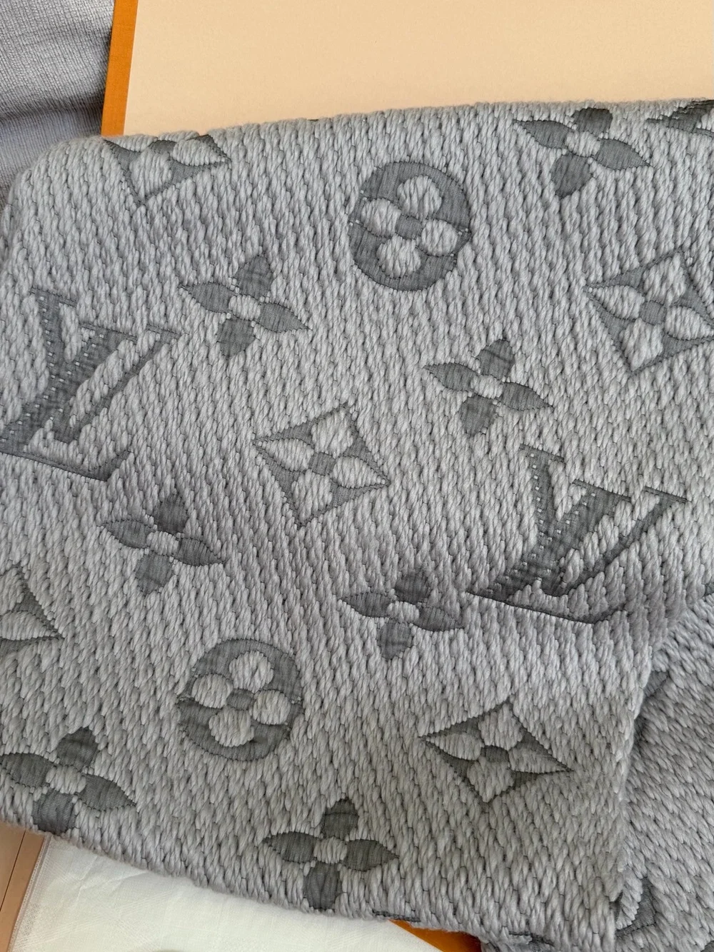 LOUIS VUITTON GRAY LOGOMANIA WOOL SCARF
